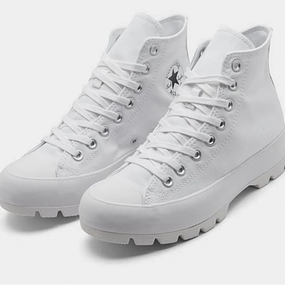 ❌SOLD❌ ❇️NWT❇️ WOMEN'S CONVERSE LUGGED HIGH TOPS - Picture 5 of 16